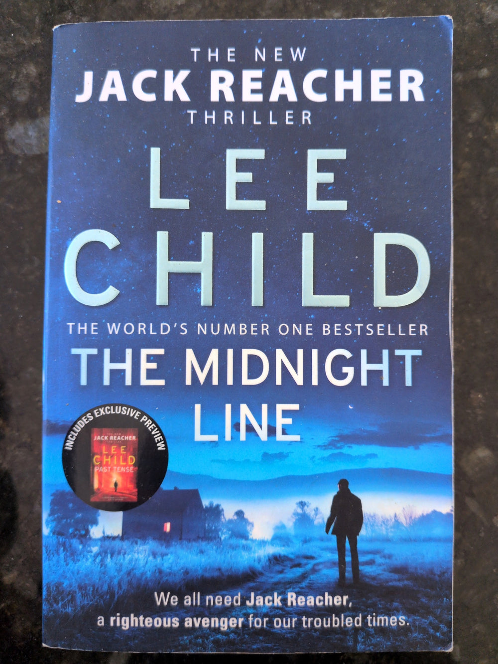 Actual photographed front cover of The Midnight Line by Lee Child