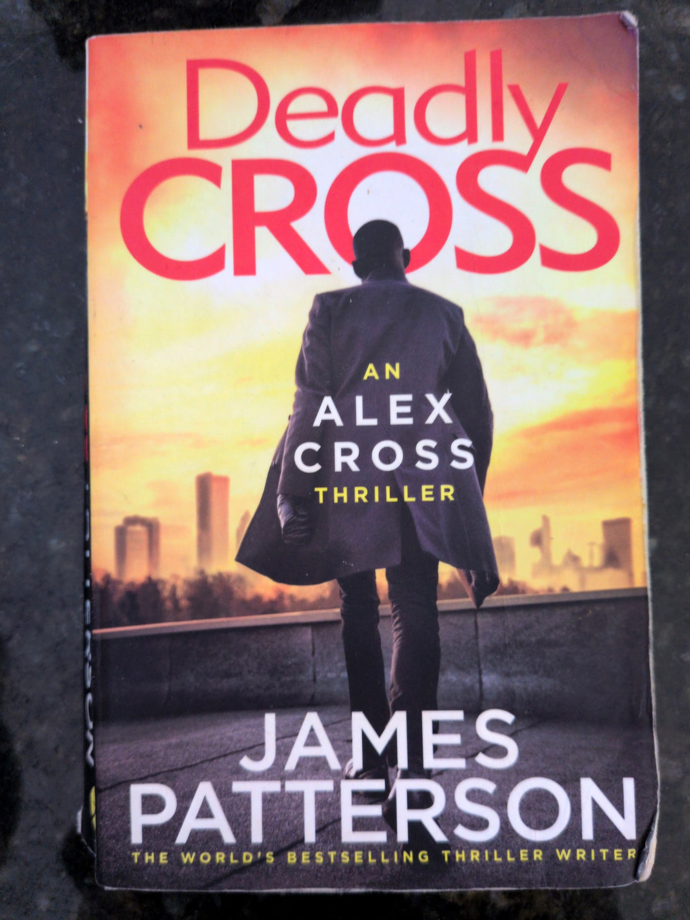 Actual photographed front cover of Deadly Cross by James Patterson