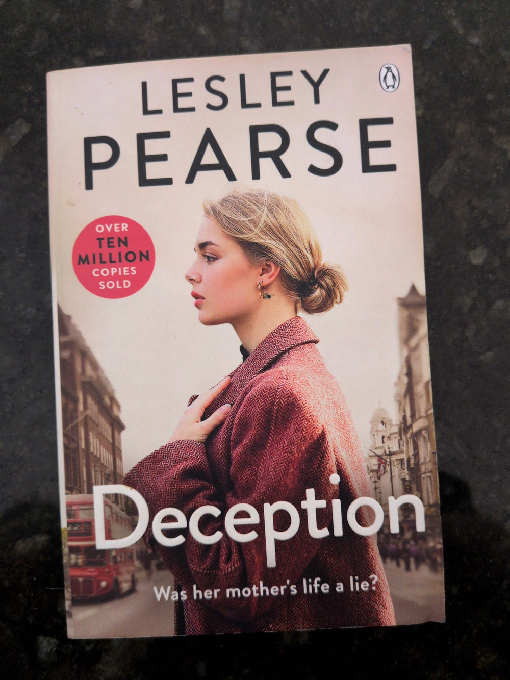 Actual photographed item: Deception — Lesley Pearse