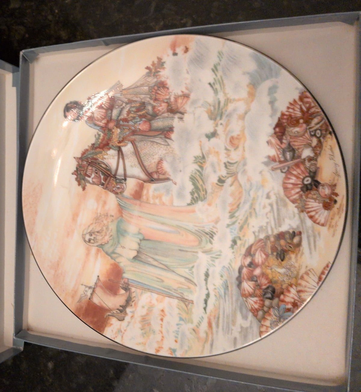 Actual photographed item: Wedgwood Saint James’s Grotto Day Plate (Boxed)