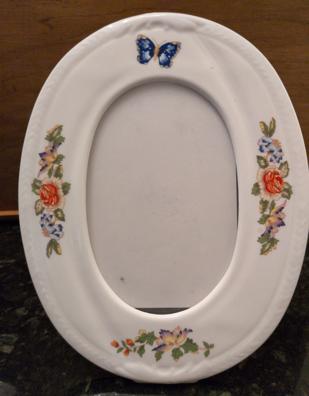 Actual photographed item: Aynsley Oval Photo Frame with Butterfly and Flowers