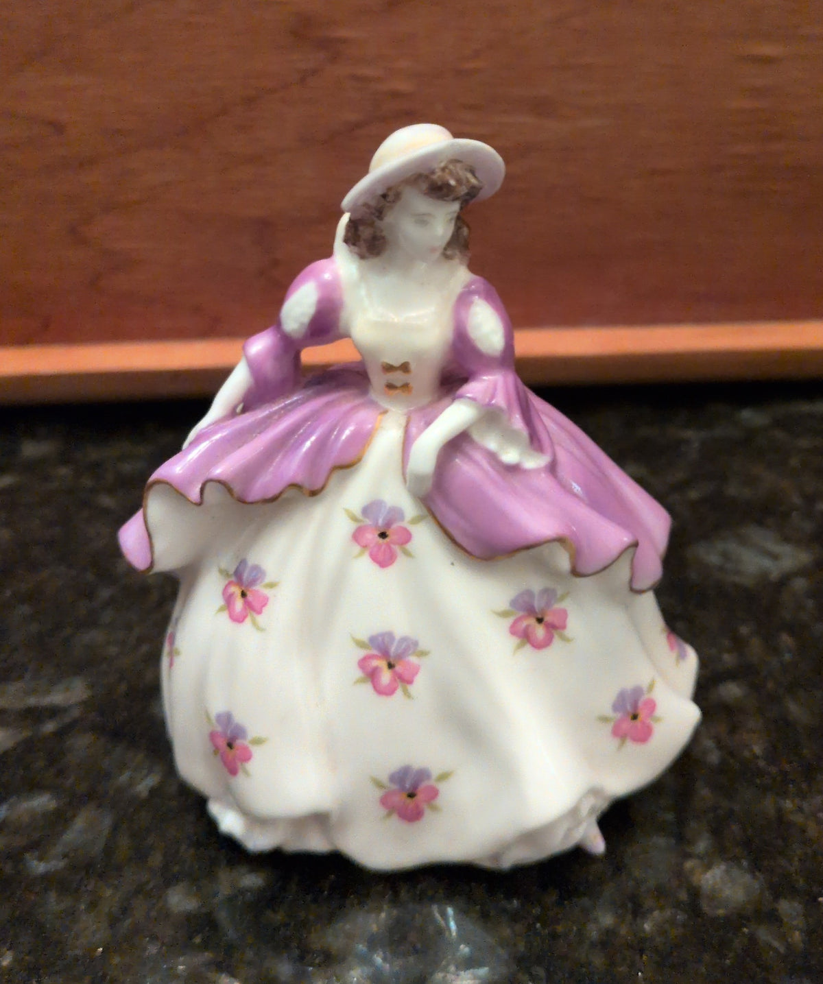 Actual photographed item: Coalport Fairest Flowers Pansy Figurine