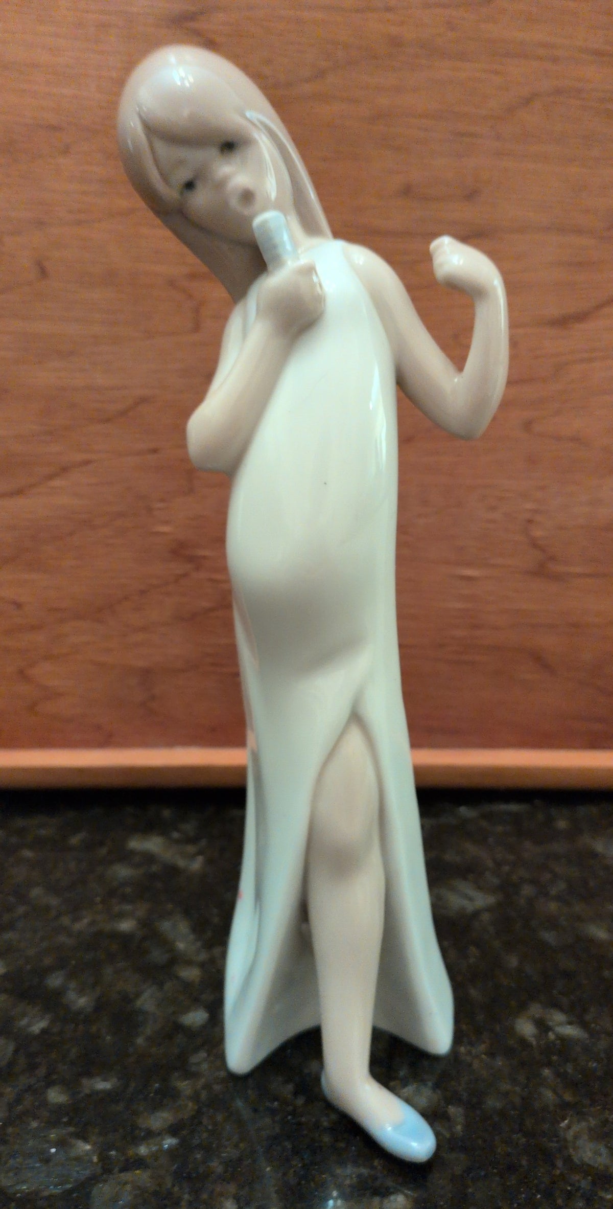 Actual photographed item: Lladró Girl in Nightgown Figurine