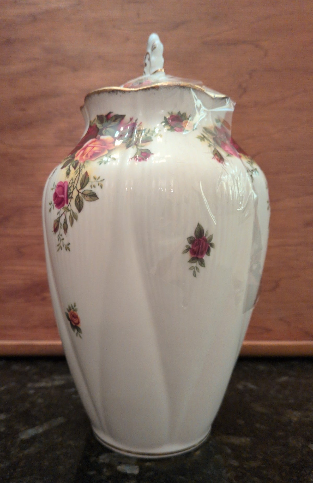 Actual photographed item: Royal Albert Old Country Roses Lidded Vase