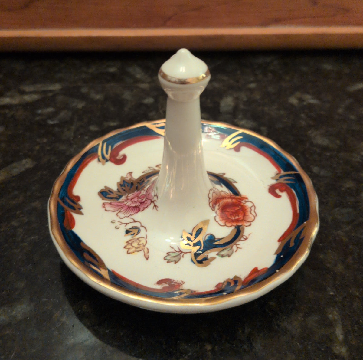 Actual photographed item: Masons Mandalay Ring Holder